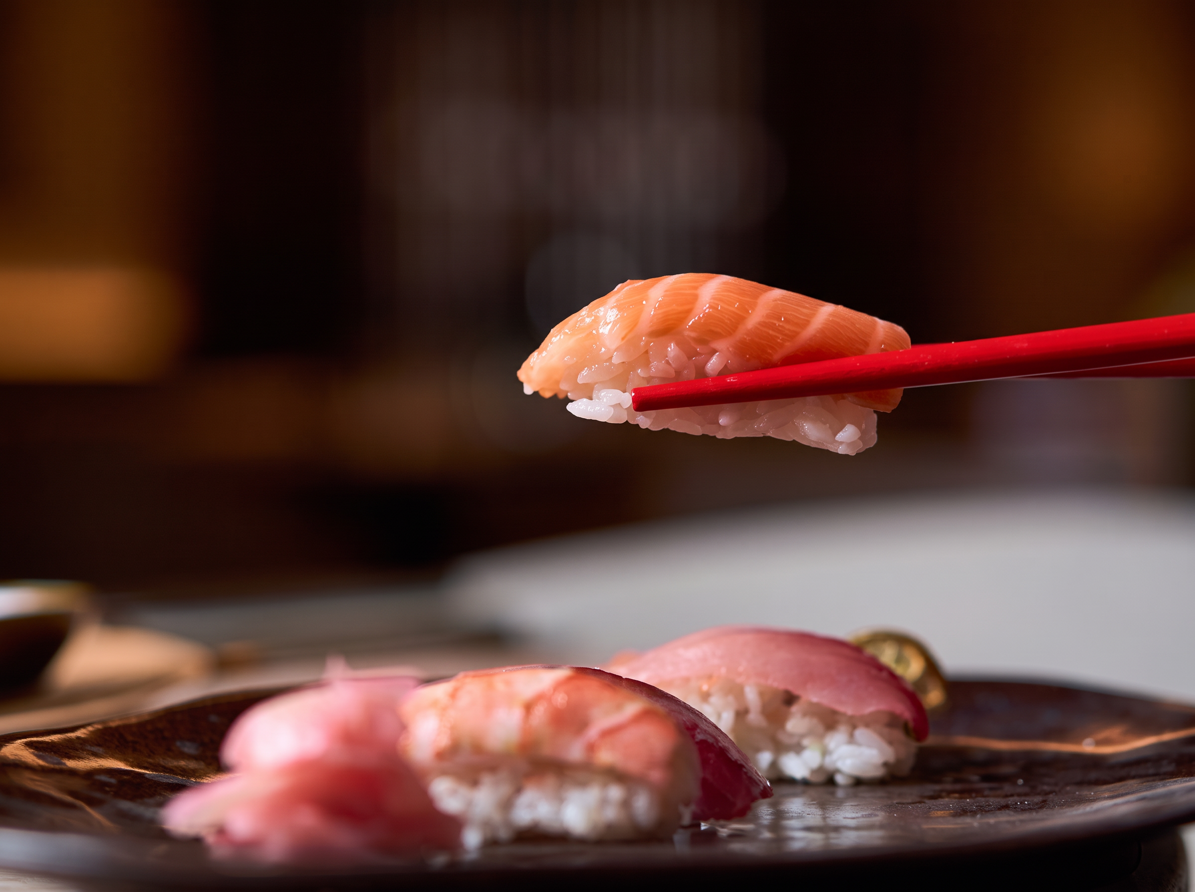 SALMON NIGIRI 
